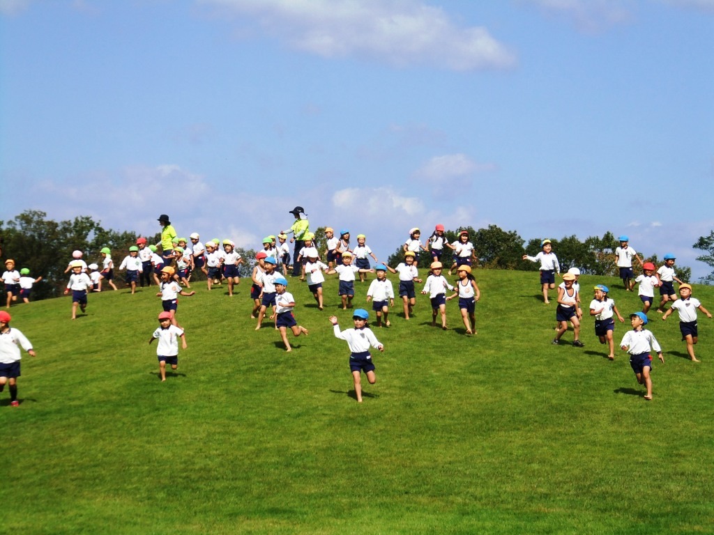 『四年生同窓会』について